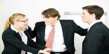 Tranh chấp cổ đông